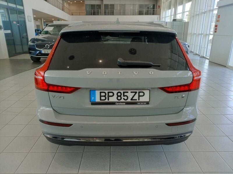 Cinzento Novo 2025 Volvo V60 Carrinha | € 45.990 (Preço justo) - Imagem 1/4