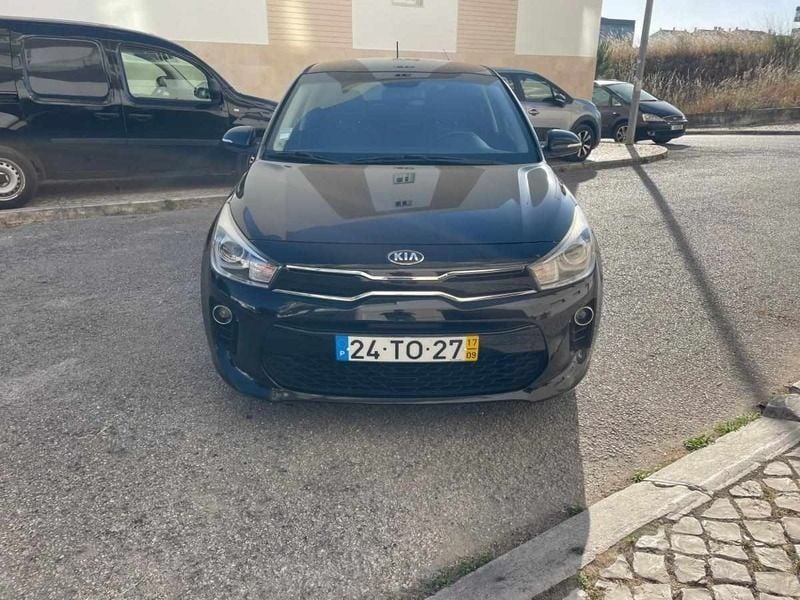 Preto Usado 2017 Kia Rio Citadino | € 9.450 (Super Preço) - Imagem 1/4
