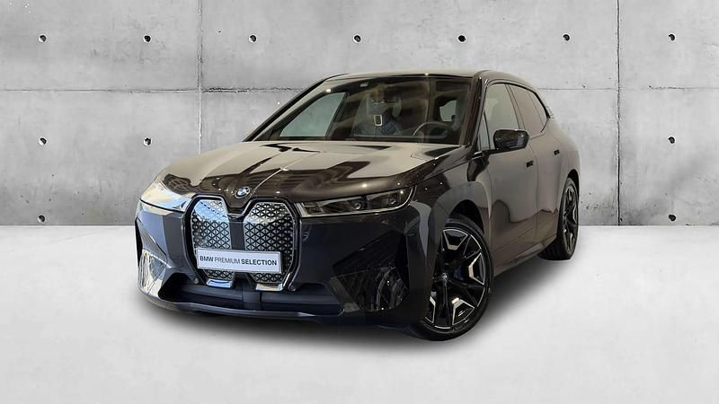 Cinza sophisto metalizada brilhante Usado 2023 BMW iX Comfort Edition SUV | € 79.946 (Preço justo) - Imagem 1/4