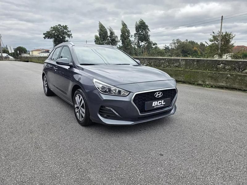 Cinza escuro Usado 2020 Hyundai i30 Style Carrinha | € 14.990 (Bom preço) - Imagem 1/4