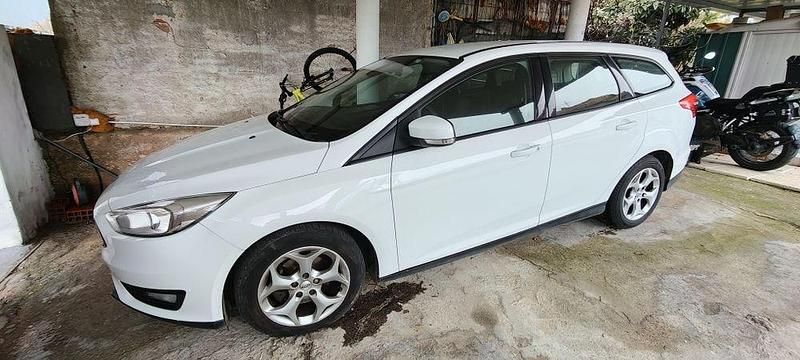 Usado Ford Focus 100 HP (73 kW) 2015 Sedan