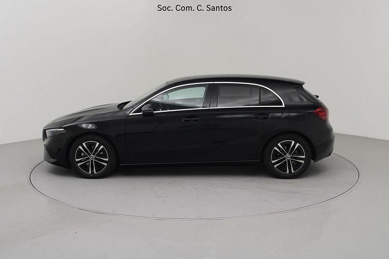Usado Mercedes A200 Advanced 150 HP (110 kW) 2024 Preto Sedan