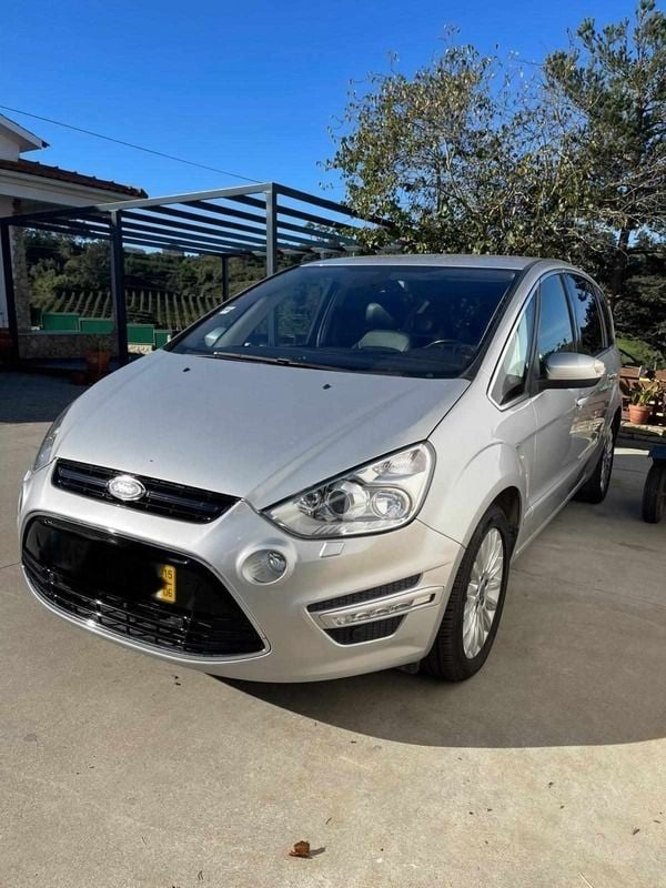Cinzento Usado 2015 Ford S-MAX S Monovolume | € 12.500 - Imagem 1/4