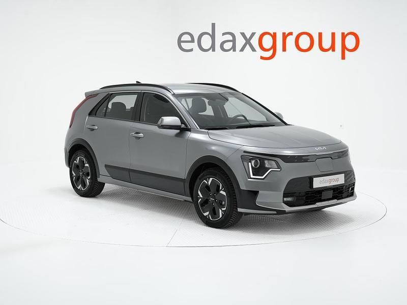 Cinzento Usado 2023 Kia e-Niro SUV | € 28.490 (Super Preço) - Imagem 1/4