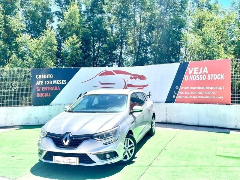 Cinza Usado 2017 Renault Mégane IV Zen Carrinha | € 11.990 (Caro) - Imagem 1/4