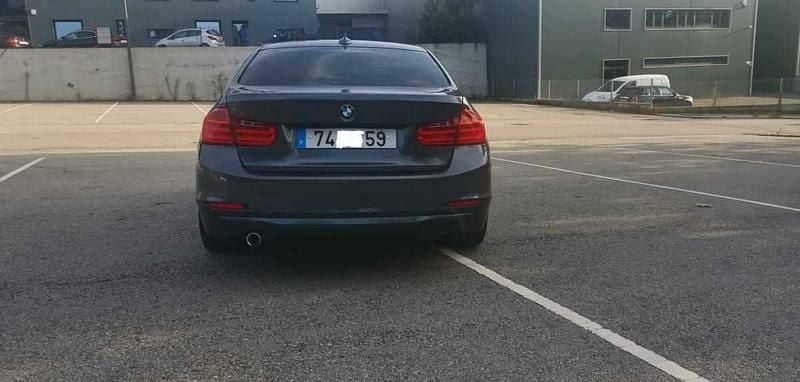 Usado BMW 320 163 HP (119 kW) 2013 Cinzento Sedan