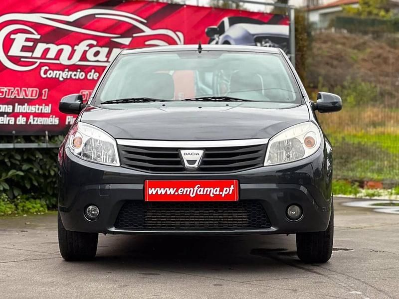 Usado Dacia Sandero Comfort 68 HP (50 kW) 2009 Cinzento