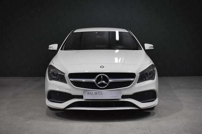 Branco Usado 2017 Mercedes CLA180 Sedan | € 24.950 (Caro) - Imagem 1/4