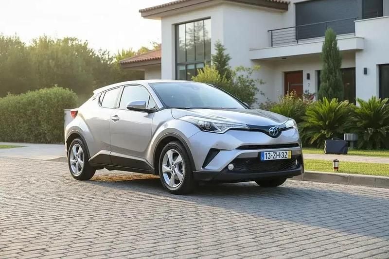 Usado Toyota C-HR Comfort 122 HP (89 kW) 2019 Prateado SUV