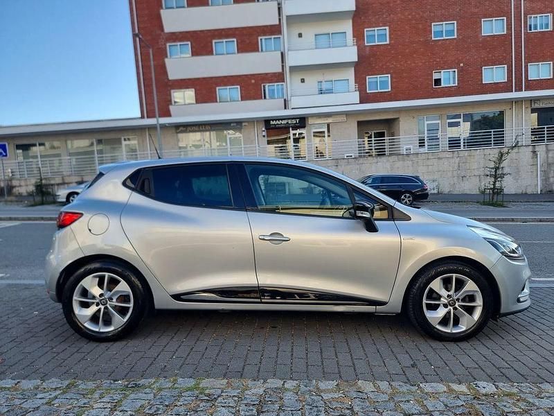 Usado Renault Clio IV LIMITED 90 HP (66 kW) 2017 Cinzento