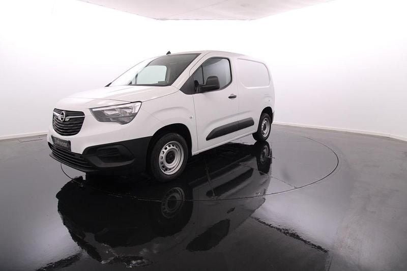 Branco Usado 2024 Opel Combo Monovolume | € 21.450 (Preço justo) - Imagem 1/4