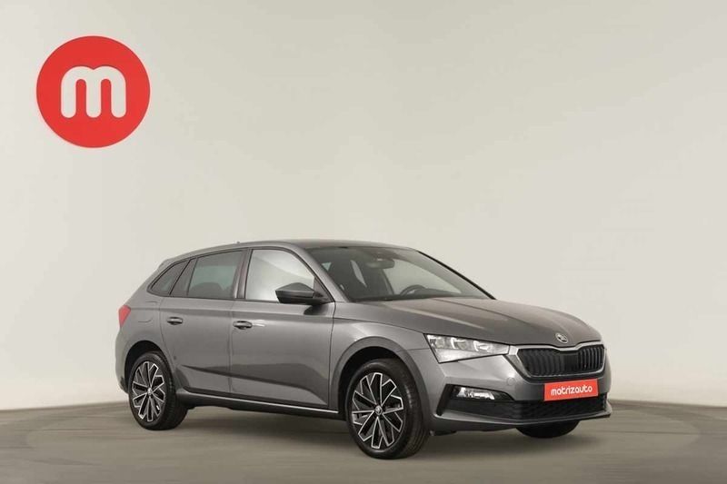 Cinzento Usado 2023 Skoda Scala Citadino | € 20.999 (Preço elevado) - Imagem 1/4