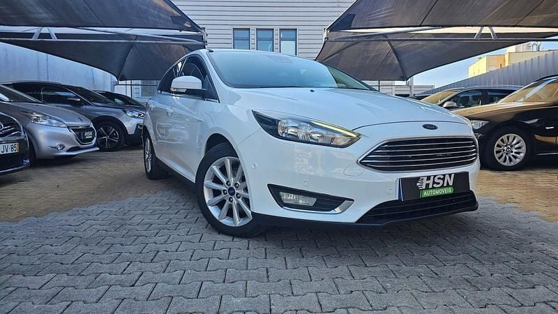 Branco Usado 2018 Ford Focus Titanium | € 11.900 (Preço justo) - Imagem 1/4
