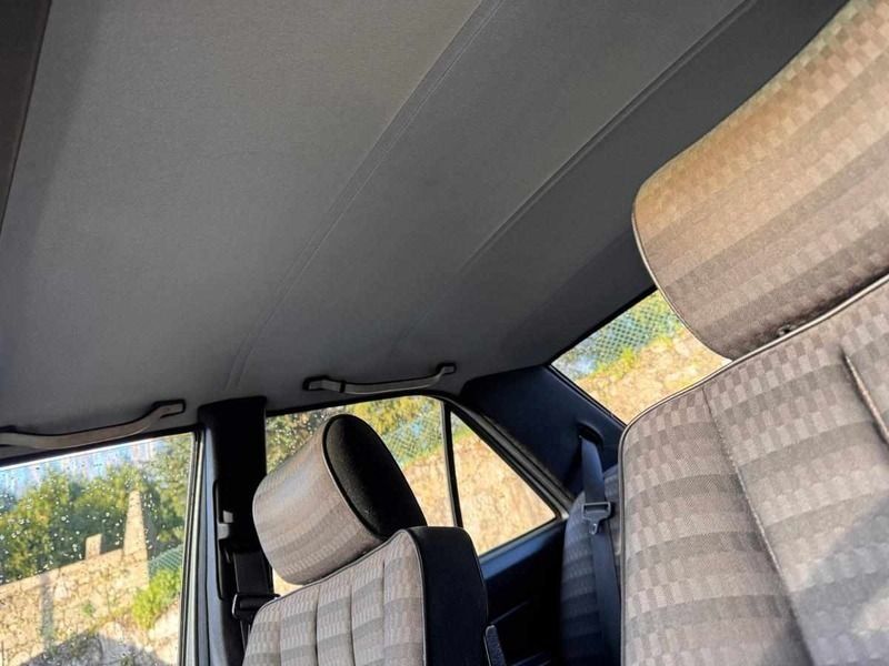 Cinzento Usado 1992 Mercedes 190 Sedan | € 5.000 - Imagem 1/4