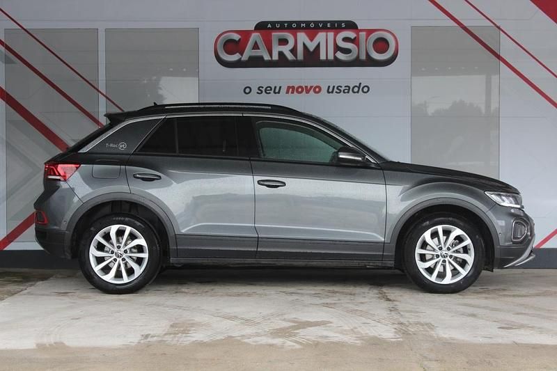 Usado VW T-Roc 110 HP (80 kW) 2023 Cinza SUV
