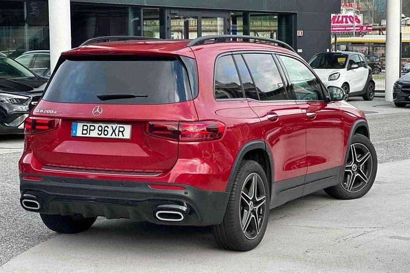 Usado Mercedes 200 150 HP (110 kW) 2025 Vermelho