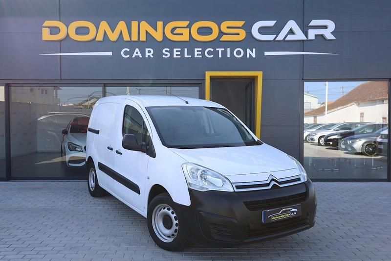 Branco Usado 2016 Citroën Berlingo Monovolume | € 12.500 (Preço elevado) - Imagem 1/4