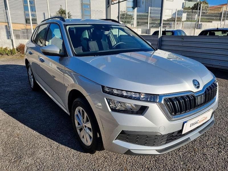 Usado Skoda Kamiq 111 HP (81 kW) 2023 Cinza claro  metálico SUV