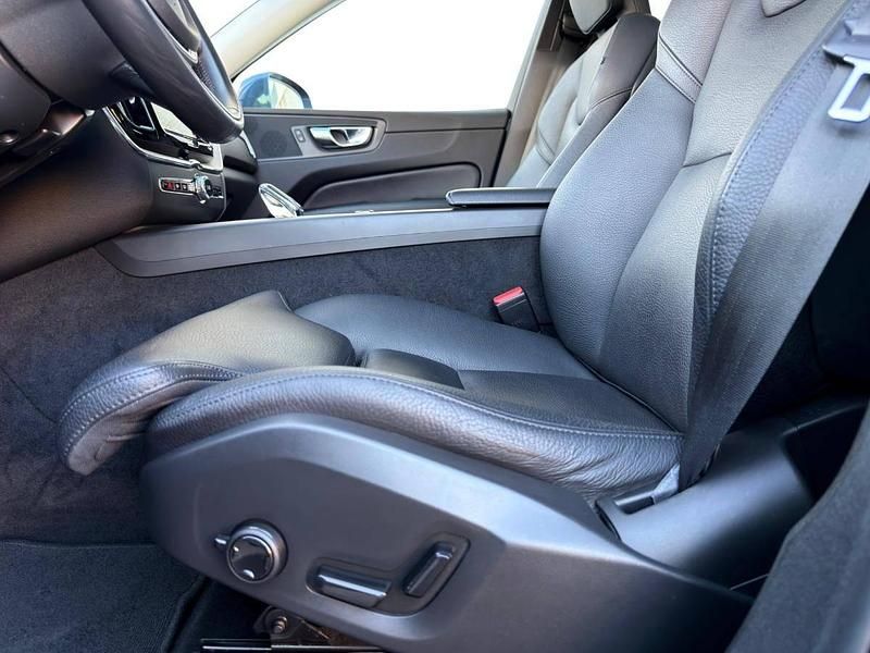 Usado Volvo XC60 Inscription 341 HP (250 kW) 2021 Azul SUV