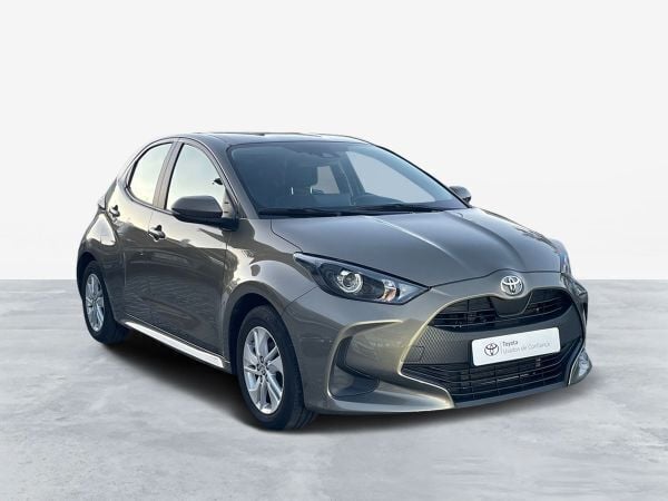Bronze (pintura metalizada) Usado 2023 Toyota Yaris Comfort Sedan | € 18.250 (Preço justo) - Imagem 1/4