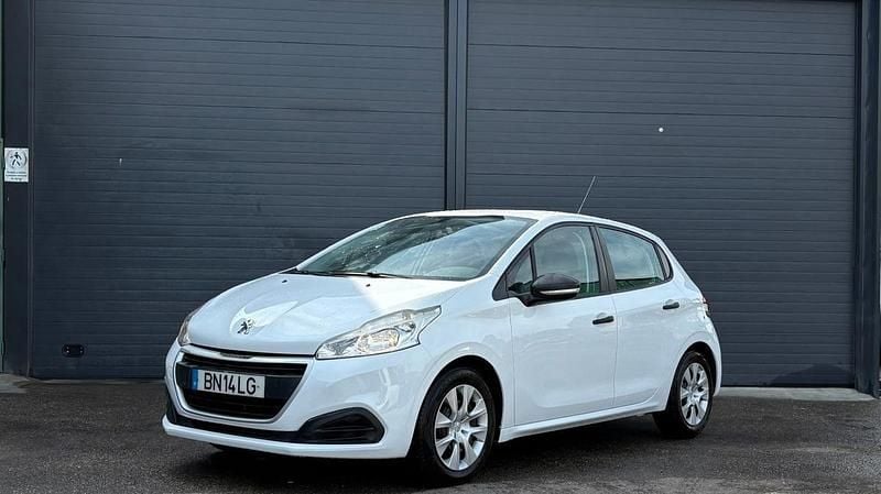 Branco Usado 2018 Peugeot 208 Access Citadino | € 9.800 (Preço justo) - Imagem 1/4