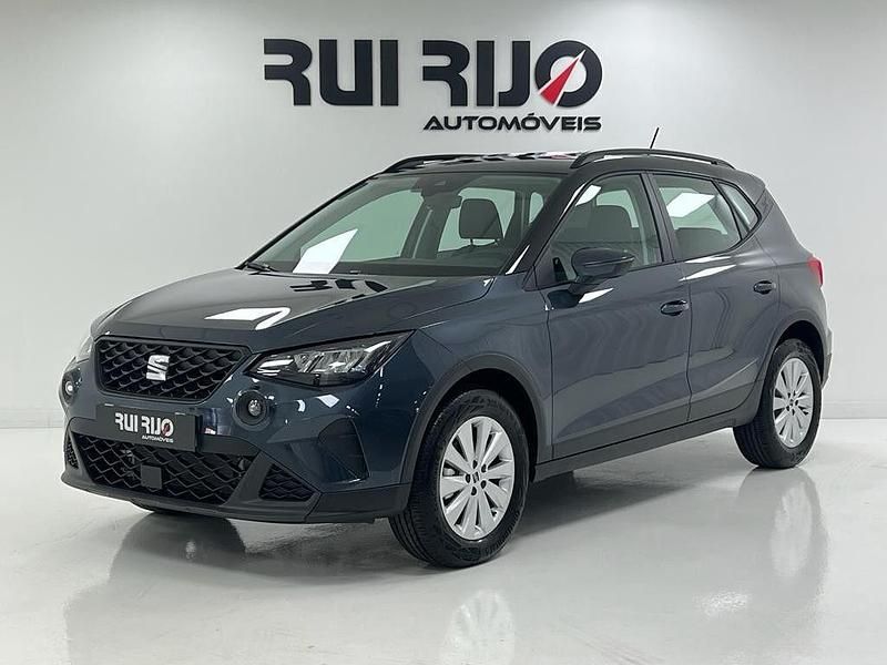 Cinza Usado 2023 Seat Arona Style SUV | € 15.990 (Preço justo) - Imagem 1/4