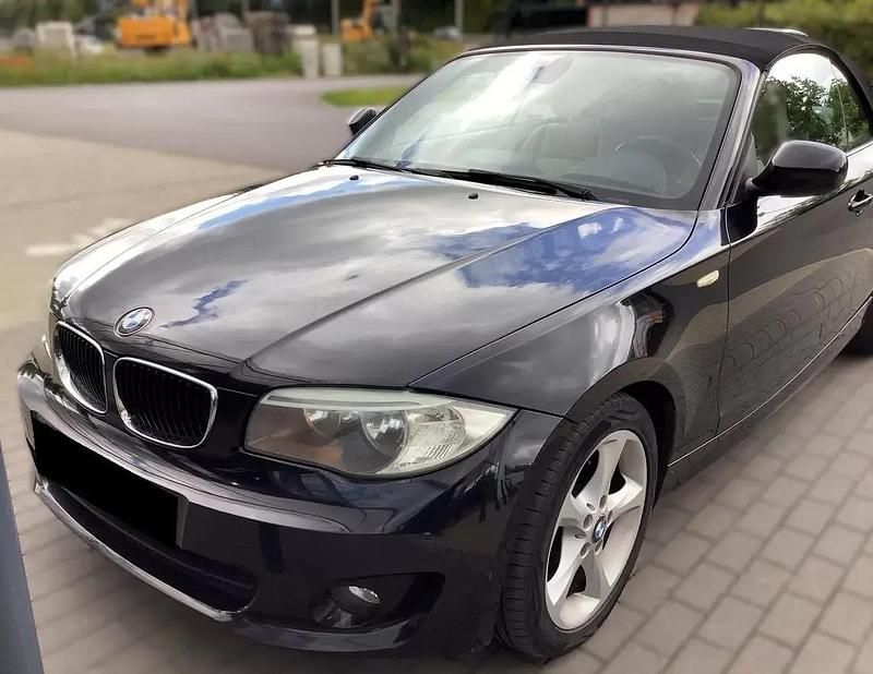Preto Usado 2014 BMW 118 Luxury Line Citadino | € 13.990 (Preço justo) - Imagem 1/4