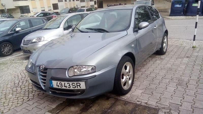Usado Alfa Romeo 147 125 HP (91 kW) 2001 Citadino