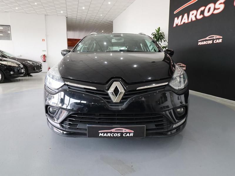 Usado Renault Clio IV 90 HP (66 kW) 2017 Preto Carrinha