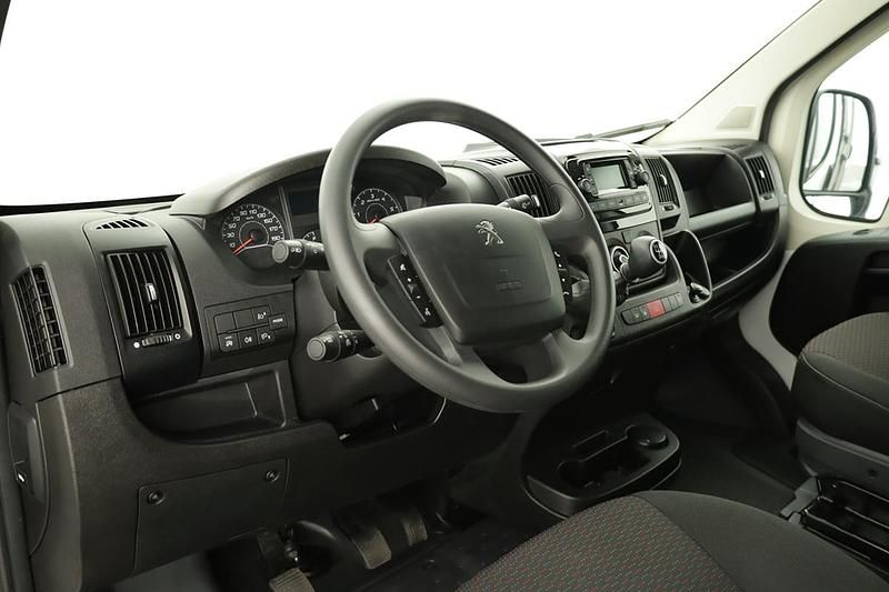 Usado Peugeot Boxer 140 HP (102 kW) 2024 Van