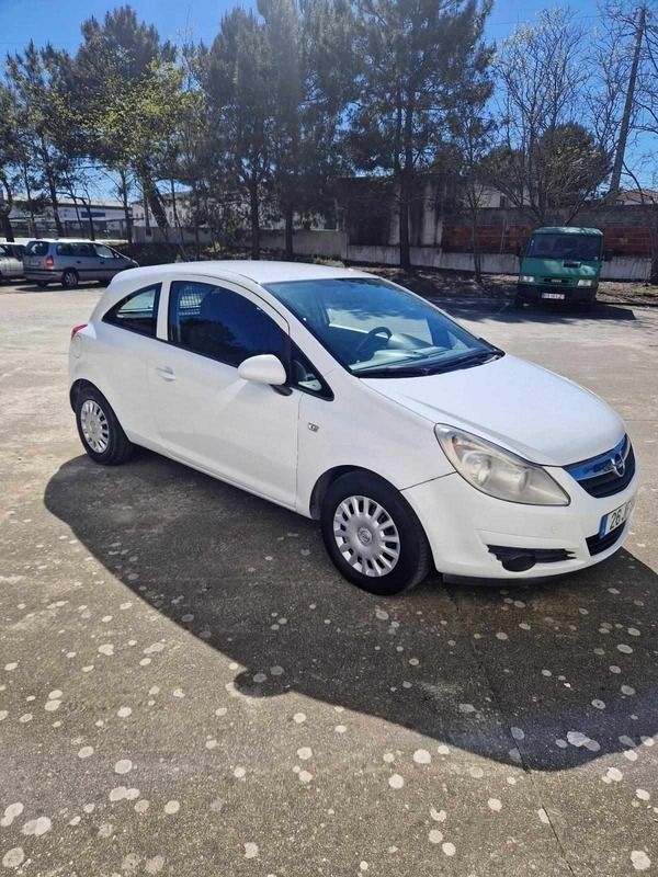 Branco Usado 2010 Opel Corsa | € 3.800 (Preço justo) - Imagem 1/4