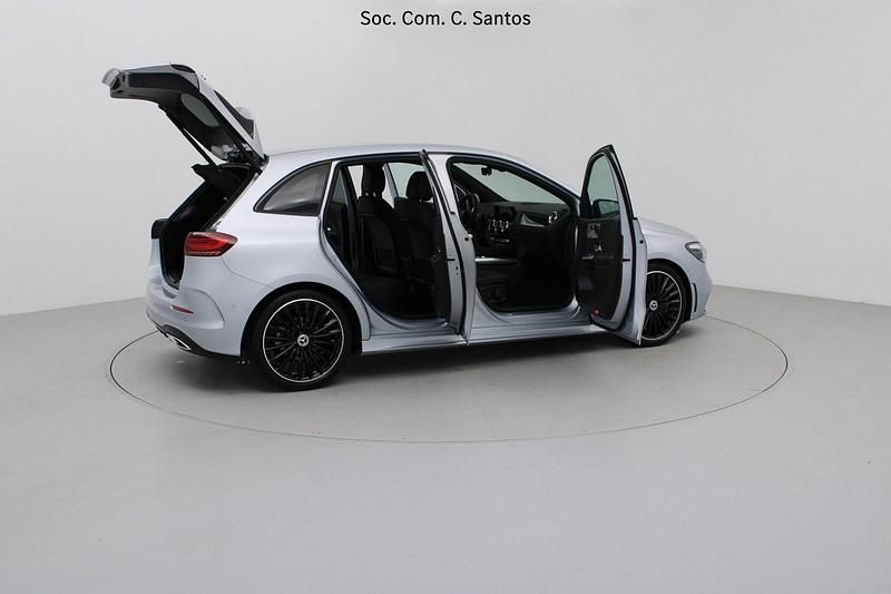 Usado Mercedes B180 AMG 116 HP (85 kW) 2025 Cinza Monovolume