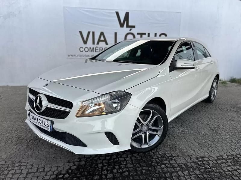 Branco Usado 2016 Mercedes A160 Style | € 15.350 - Imagem 1/4
