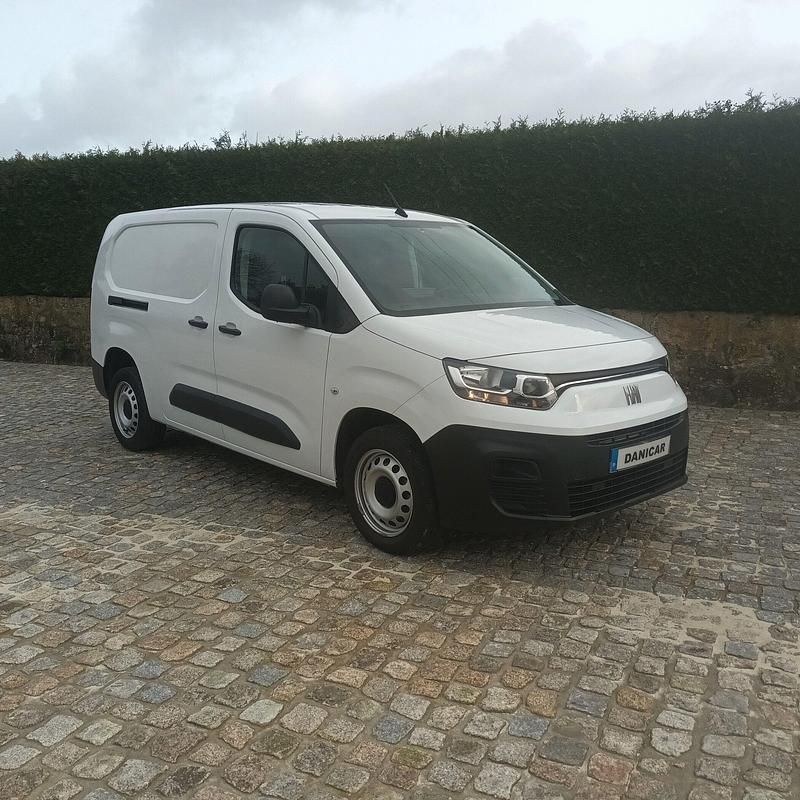 Usado Fiat Doblò 100 HP (73 kW) 2023 Branco Monovolume