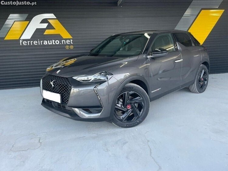Cinza Usado 2022 DS Automobiles DS3 Crossback E-Tense Performance SUV | € 23.500 (Preço justo) - Imagem 1/1