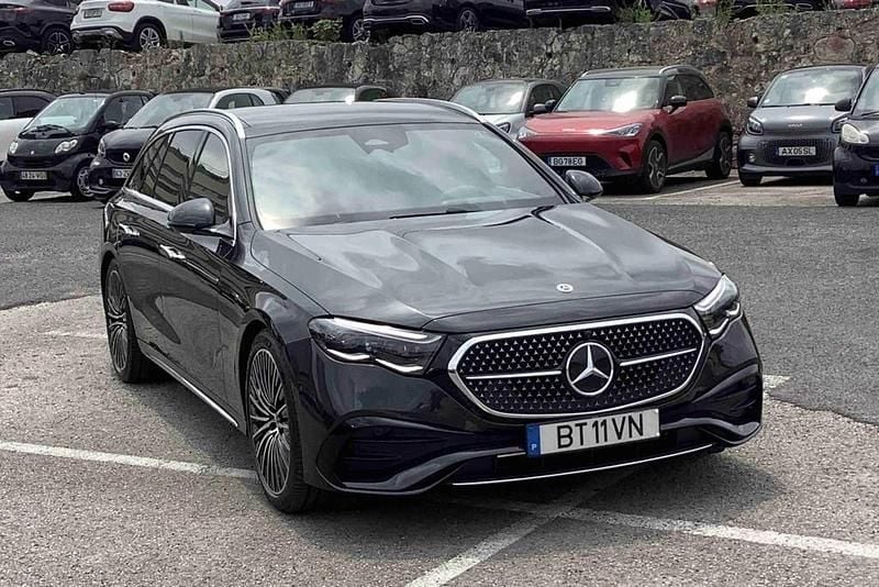 Cinzento Novo 2025 Mercedes E220 Carrinha | € 73.700 - Imagem 1/4