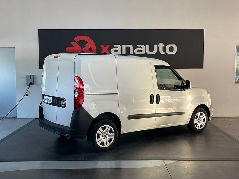 Usado Fiat Doblò 95 HP (69 kW) 2021 Branco Monovolume