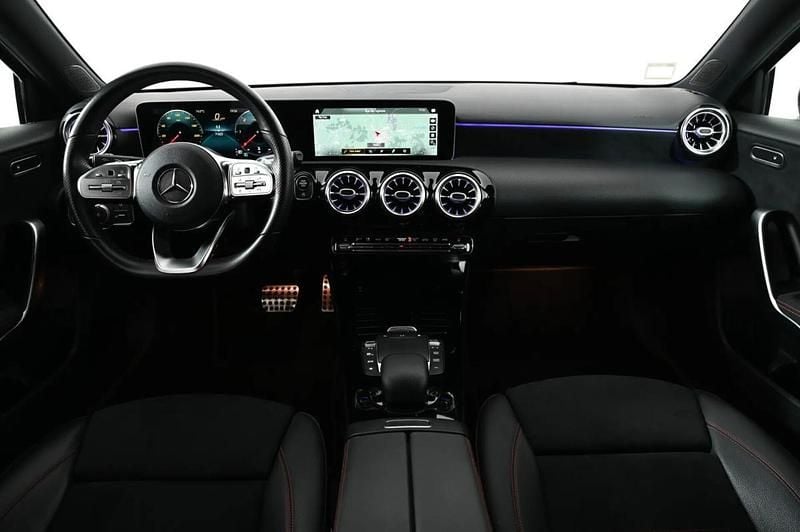 Usado Mercedes A180 116 HP (85 kW) 2020 Cinzento