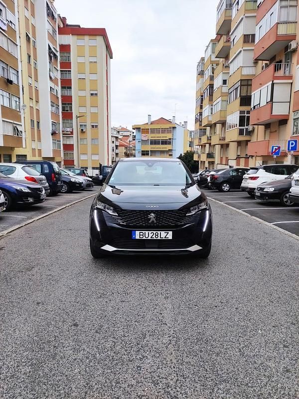 Preto Usado 2022 Peugeot 5008 Active Monovolume | € 26.500 (Bom preço) - Imagem 1/4