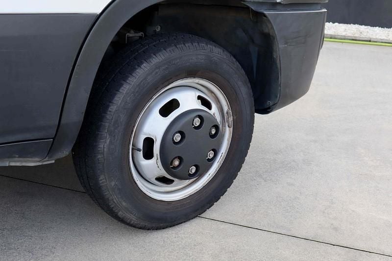 Usado Iveco Daily 146 HP (107 kW) 2016 Branco Sedan