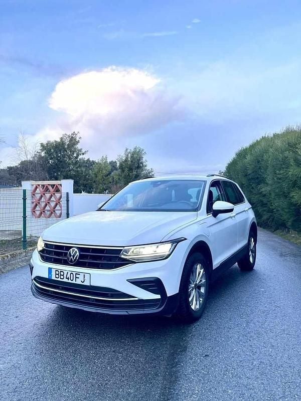 Branco Usado 2023 VW Tiguan SUV | € 29.900 (Preço justo) - Imagem 1/4