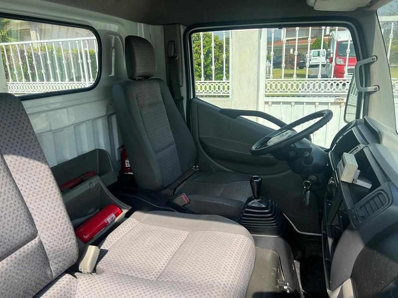 Branco Usado 2010 Nissan Cabstar Pickup | € 14.900 - Imagem 1/4
