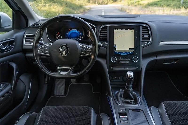 Cinzento Usado 2017 Renault Mégane IV | € 15.900 (Caro) - Imagem 1/4