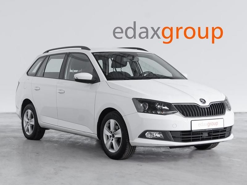 Branco Usado 2018 Skoda Fabia Carrinha | € 6.990 - Imagem 1/4