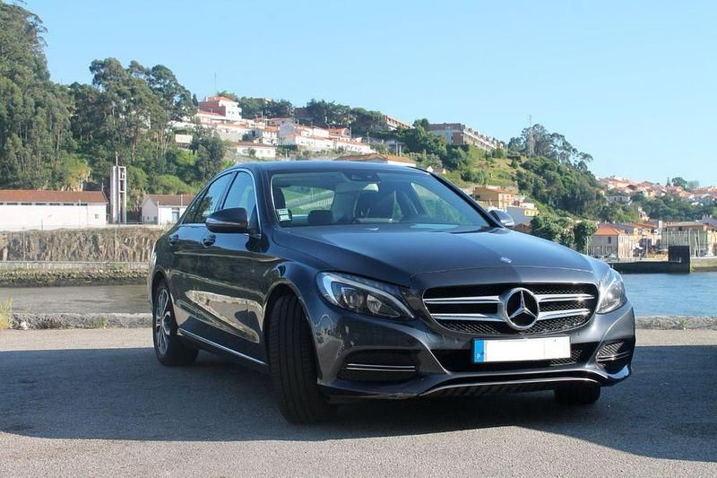 Usado 2017 Mercedes C220 Avantgarde Sedan | € 19.900 - Imagem 1/4
