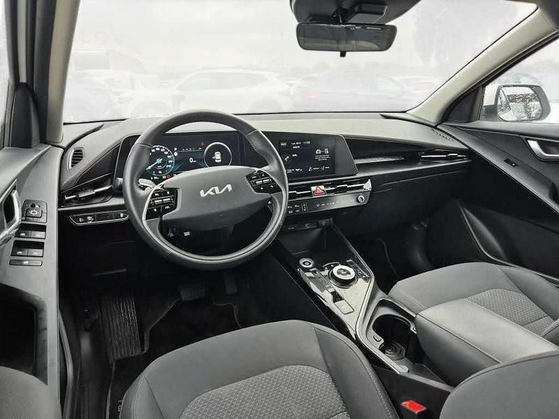 Usado Kia e-Niro 150 kW (204 HP) 2023 Branco SUV