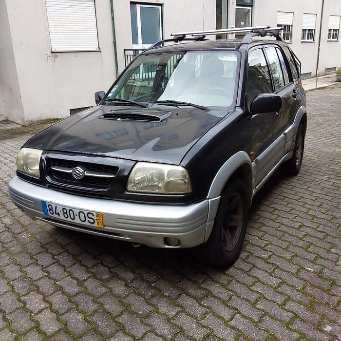 Usado 2000 Suzuki Grand Vitara Sedan | € 5.500 - Imagem 1/4