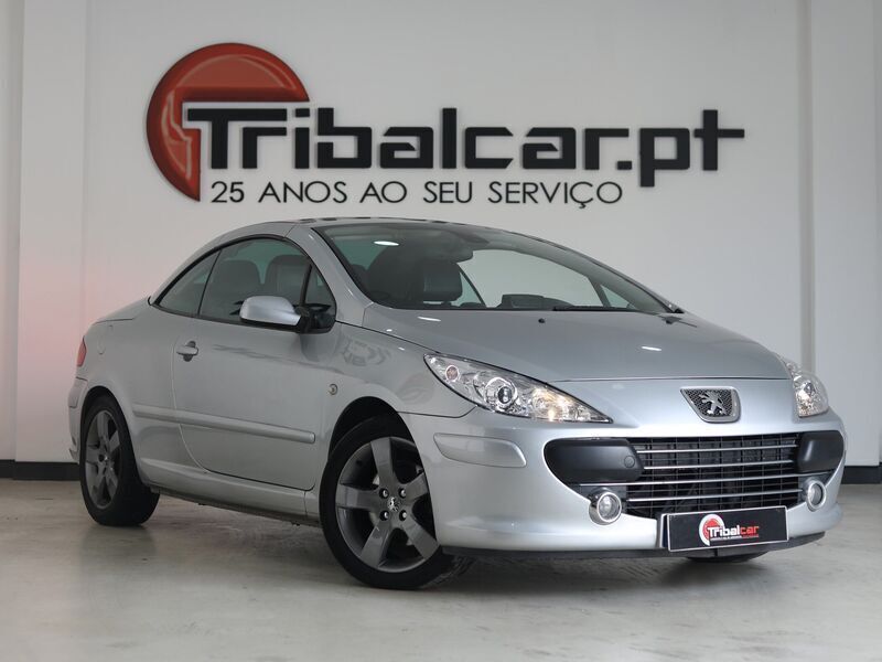Cinzento Usado 2007 Peugeot 307 Coupé | € 7.400 - Imagem 1/4
