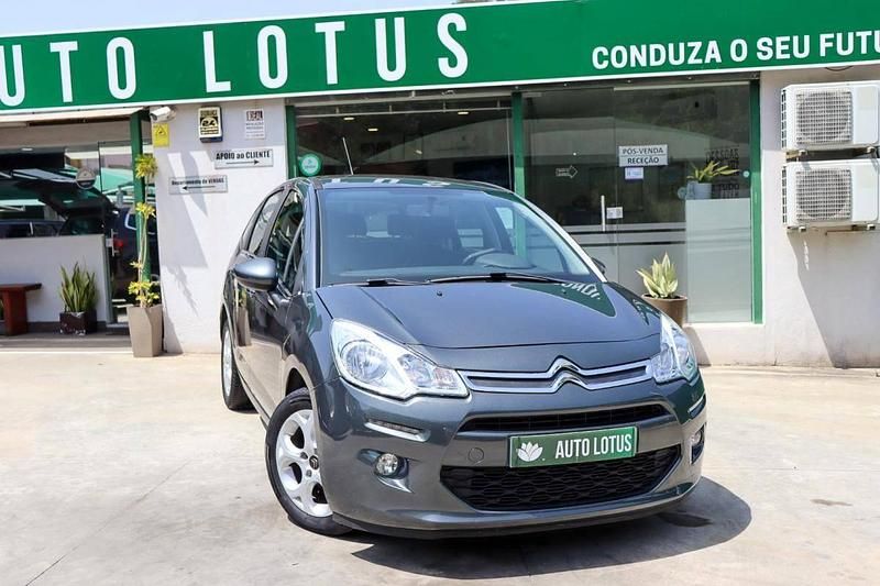 Cinza Usado 2016 Citroën C3 Feel Citadino | € 7.970 (Bom preço) - Imagem 1/4