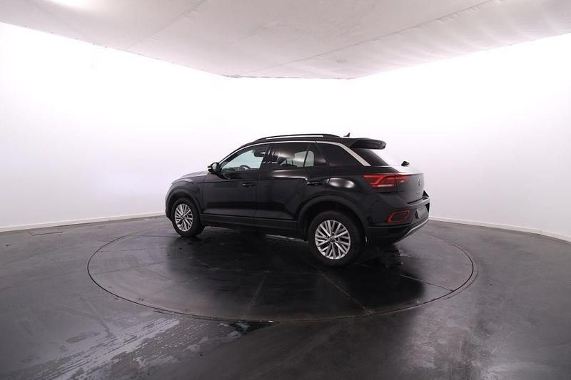 Usado VW T-Roc 110 HP (80 kW) 2023 Preto SUV